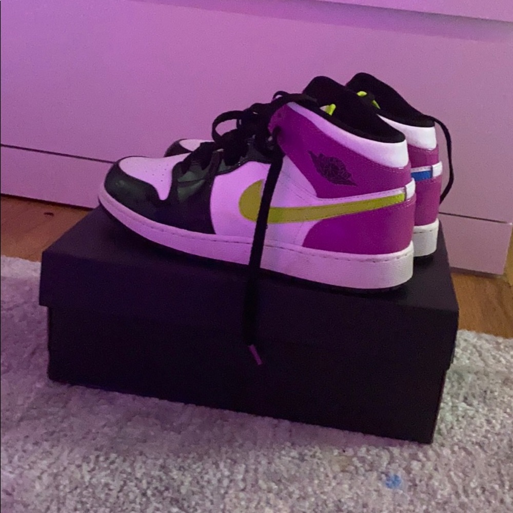 Jordan 1 mids (nwot)